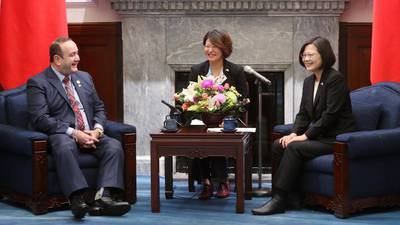 Giammattei felicita a presidenta de China (Taiwán) por lograr su reelección