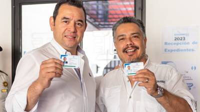 Jimmy Morales y Javier Hernández ya recibieron credenciales de inscripción