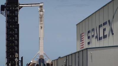 VIDEO. SpaceX avanza este sábado en plan de lanzamiento de su primer cohete tripulado