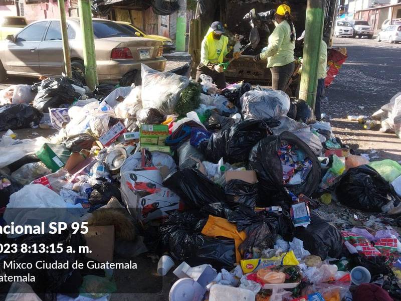 Cientos de toneladas de basura han sido recolectados desde el 24 de diciembre