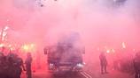 VIDEO. Aficionados del FC Barcelona atacan el autobús del equipo culé