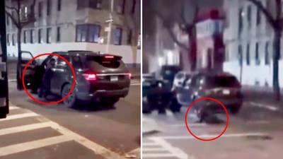 VIDEO. Automovilista arrolla a mujer policía que le impuso multa de tránsito