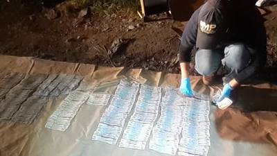 Ocultaban más de 25 mil quetzales en compartimiento de vehículo
