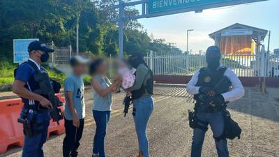 Bebé regresa desde México a sus padres guatemaltecos tras ser raptada