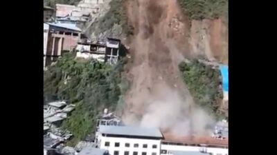 VIDEO: Así fue el mortal alud que sepultó varias casas; todavía hay desaparecidos