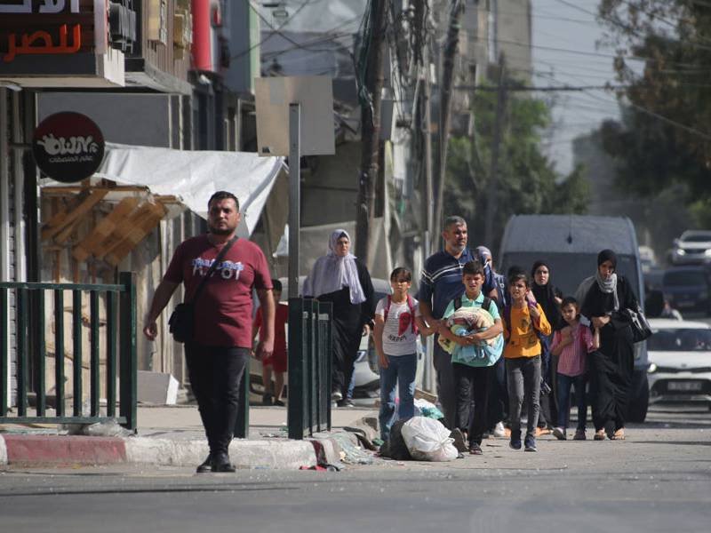 Nuevo convoy de ayuda entra en Gaza mientras Israel intensifica bombardeos