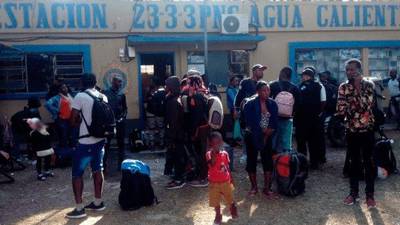PNC detiene a 71 migrantes africanos y haitianos que viajaban sin documentos