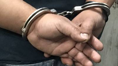Hombre es detenido por la PNC por violencia contra la mujer