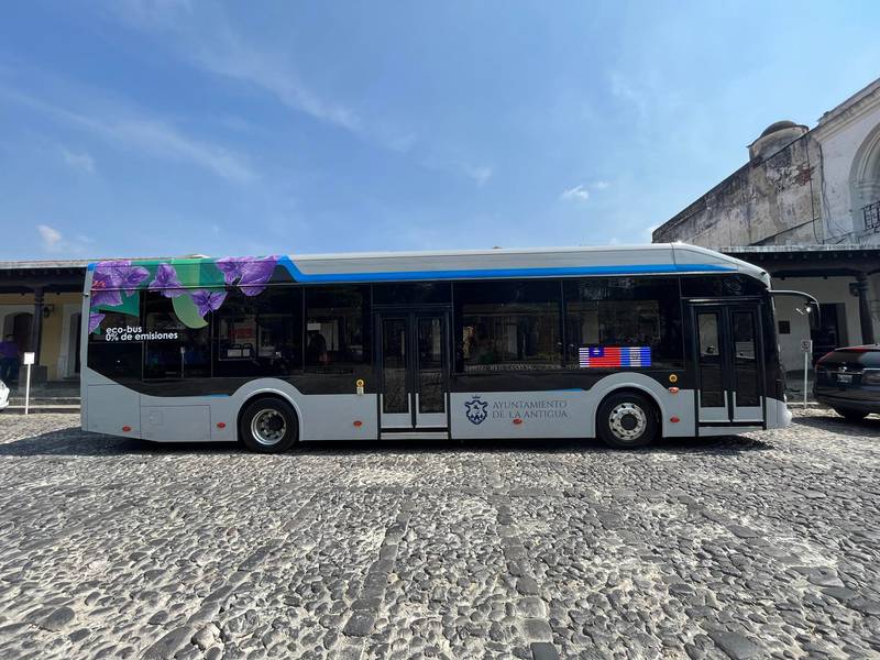 ¡Un paso adelante para una Antigua Guatemala más verde! Nuevo bus eléctrico se une a la flotilla